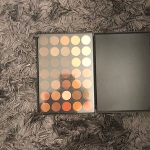 Brand new morphe eye shadow palette
